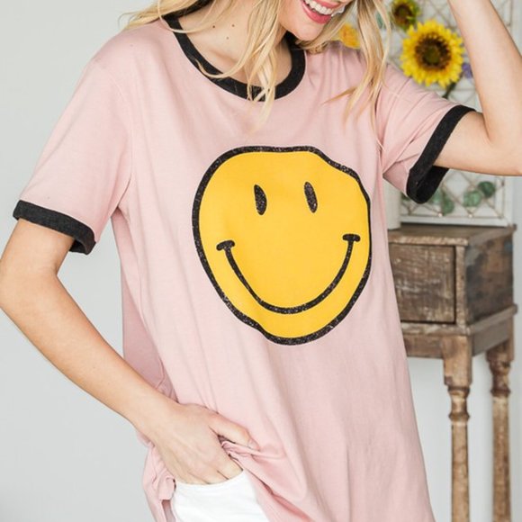Nwt Oversized smiley Tee - Picture 6 of 6